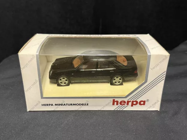 Herpa Mercedes E-class E320 Brabus 2000 1:43 70478