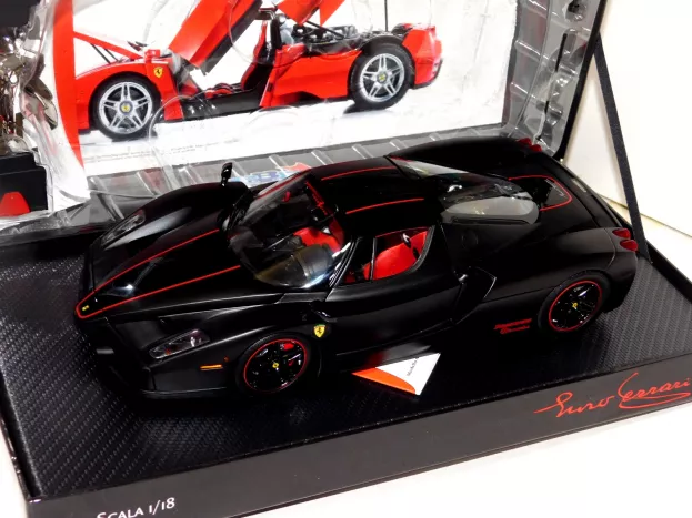 BBR Ferrari Enzo 2004 Enzo Club 1:18 HE180046