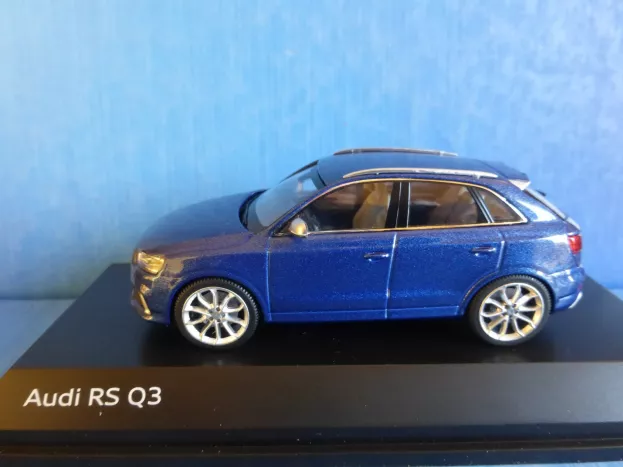 Schuco Audi Q3 Rs 4-door 2013 1:43 450751101