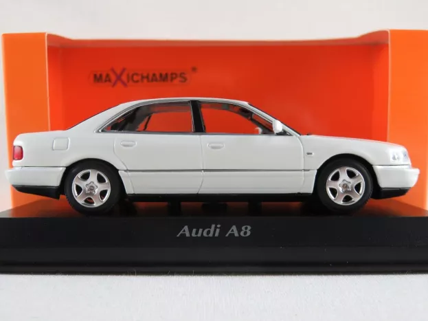 Minichamps Audi A8 1999 1:43 940018801