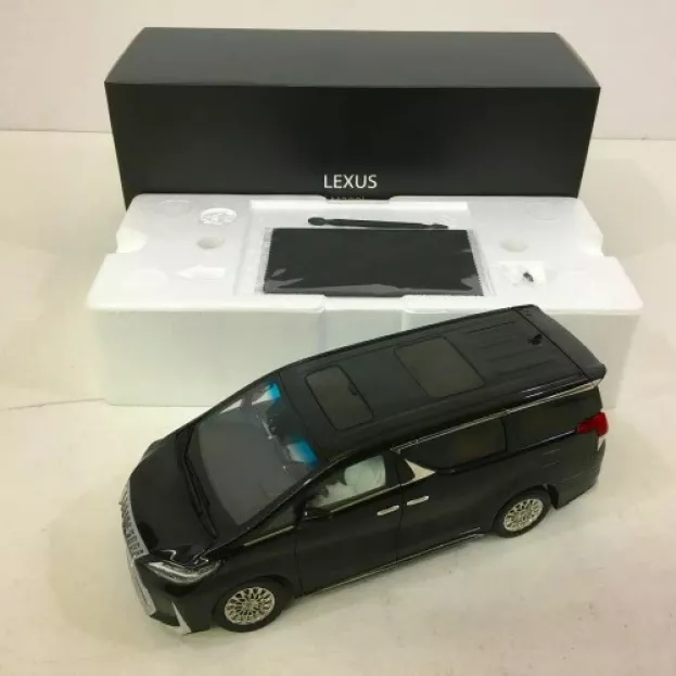 Kyosho Lexus Lm300h Minivan 2020 1:18 08963BK