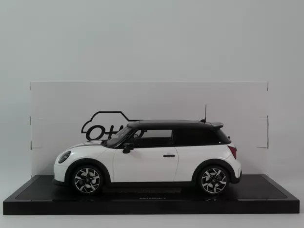Ottomobile Mini Cooper S 2025 1:18 OT1245