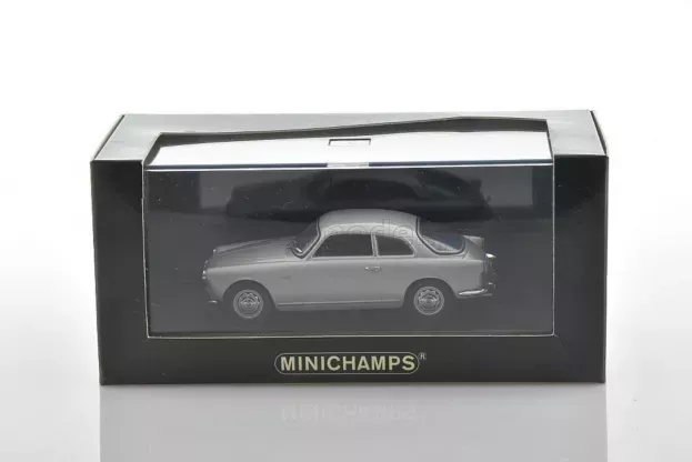 Minichamps Alfa Romeo Giulietta Sprint 1954 1:43 400120400
