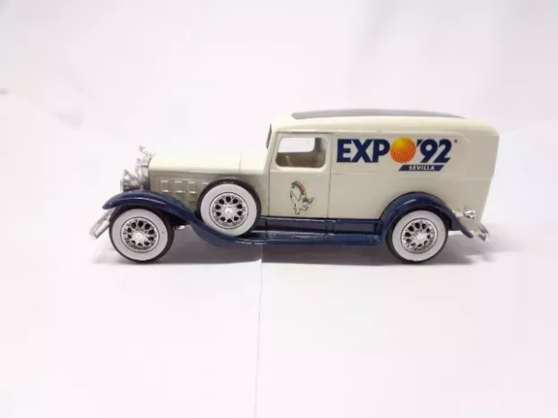 Solido Cadillac Van Expo Sevilla 1992 1:43 9226