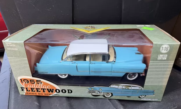 Greenlight Cadillac Fleetwood Series 60 1955 1:18 12924