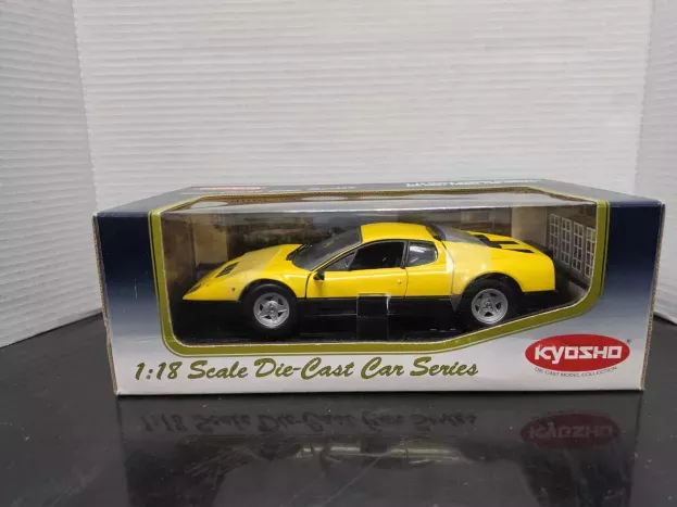 Kyosho Ferrari 365 Gt4 bb 1973 1:18 08173Y
