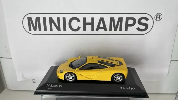 Minichamps Mclaren F 1 Gtr Short Tail 1994 0-100km h 3.2sec 0-200km h 6.7sec 0-300km h 30sec Max Speed 391km h 1:43 530133436