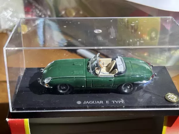 Kyosho Jaguar E-type 3.8 Spider 1961 1:43 03061G