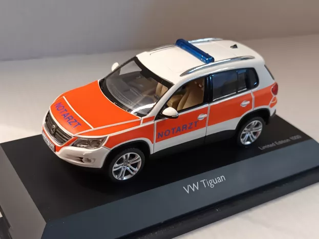 Schuco Volkswagen Tiguan Notarzt 1:43 04985