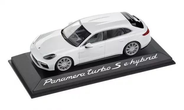 Minichamps Porsche Panamera Turbo S E-hybrid 2016 1:43 WAP0207630J