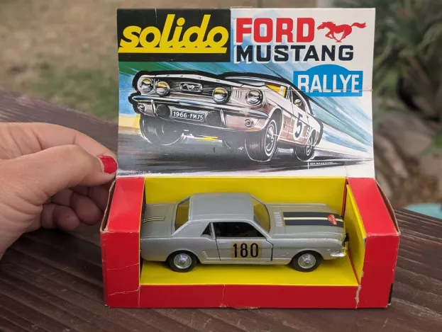 Solido Ford Mustang 1:43 147