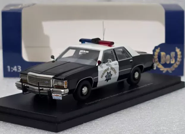 BoS Models Ford Crown Victoria Ltd Police California Highway Patrol 1986 1:43 BOS43312
