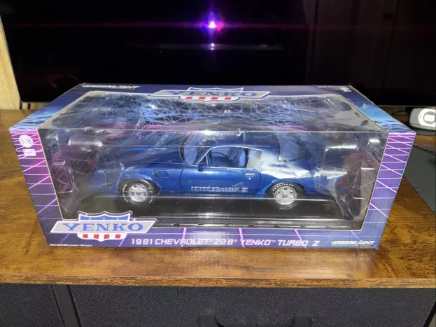 Greenlight Chevrolet Camaro Z 28 Yenko Turbo Z Coupe 1981 1:18 13520