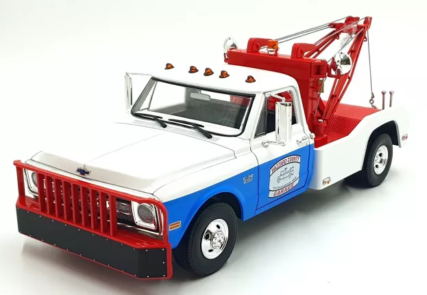 Greenlight Chevrolet C-30 Pick-up Carro Attrezzi Wrecker Road Service 1969 1:18 13622