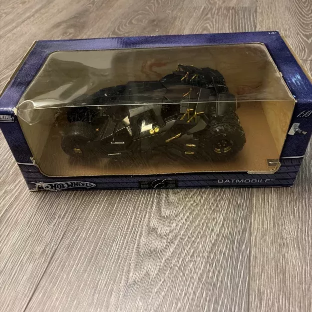Hot Wheels Batman Batmobile Batman Tumbler Begins Movie 1:18 G9931