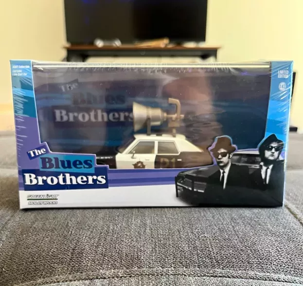 Greenlight Dodge Monaco Bluesmobile With The Horn On The Roof 1974 The Blues Brothers 1:43 86423