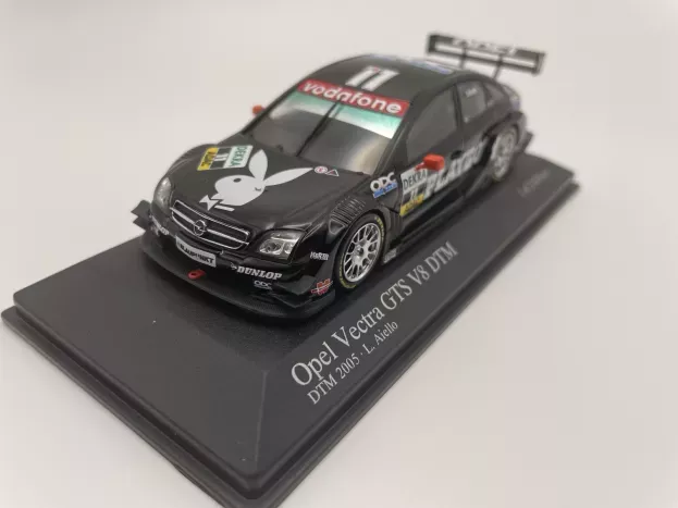 Minichamps Opel Vectra Gts V8 N 11 Playboy Dtm 2005 L.aiello 1:43 54611