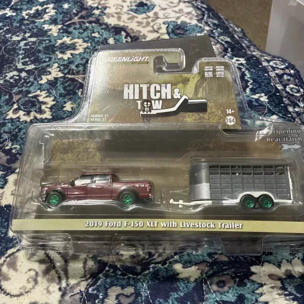 Greenlight Ford F-150 Xlt Pick-up 2019 With Livestock Trailer 1:64 32270D