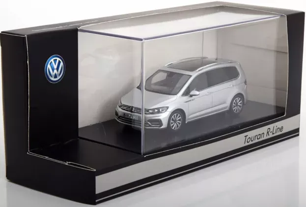 Spark Volkswagen Touran R-line 2016 1:43 A60E031