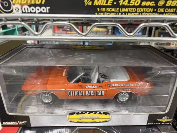 Greenlight Dodge Challenger Cabriolet Offical Pace Car 55th Indianapolis 500 Mile Race 1971 E.palmer 1:18 11802-06
