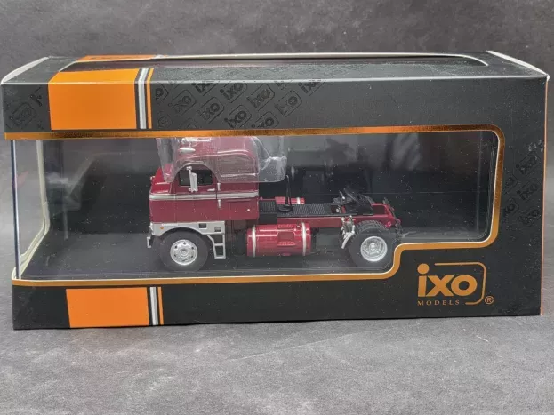 IXO Models Kenworth Bullnose Tractor Truck 1950 1:43 TR008