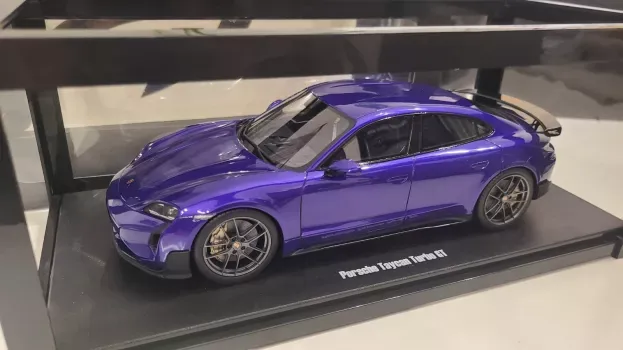 GT Spirit Porsche Taycan Turbo 2023 1:18 GT520