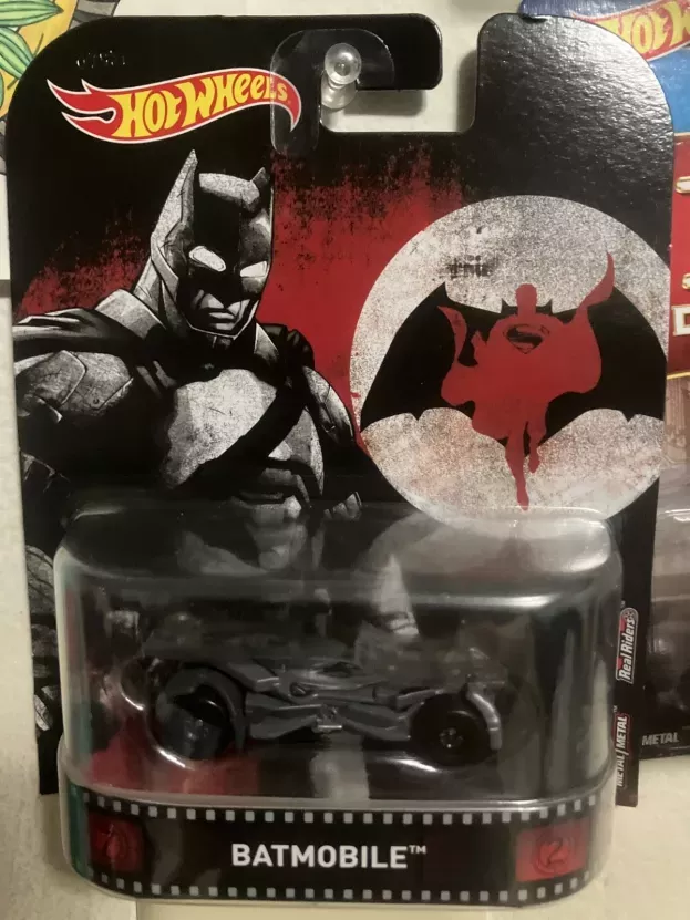 Hot Wheels Batman Batmobile Batman Vs Superman 1:64 DWJ91
