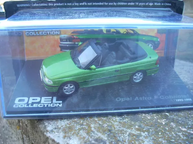Schuco Opel Astra Station Wagon 2002 1:43 ASTRA