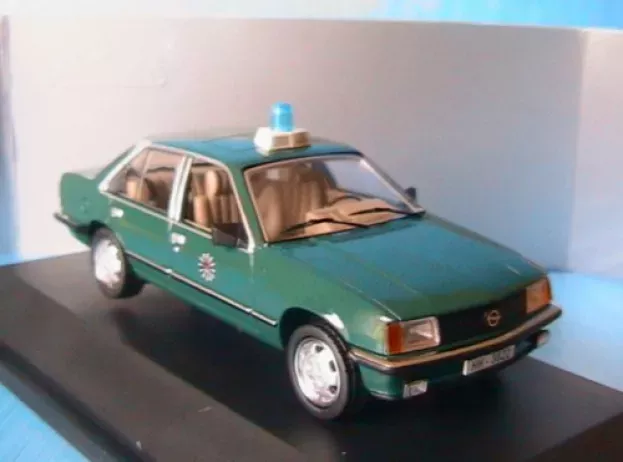Schuco Opel Rekord E Hamburg Polizei 1977 Police 1:43 3425