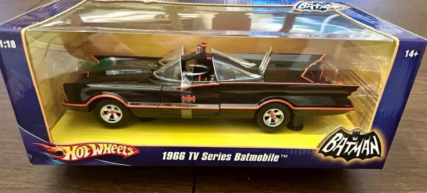 Hot Wheels Batman Batmobile 1966 1:18 L2090