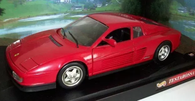 Hot Wheels Ferrari Testarossa 1984 1:18 23918
