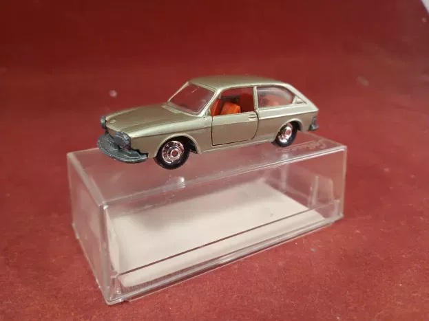 Schuco Volkswagen 411 1:66 812