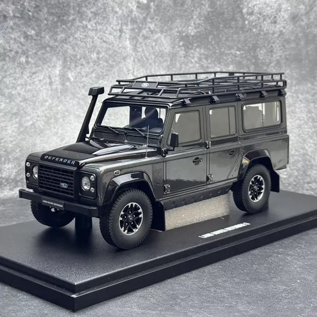 GT Spirit Land Rover Defender 110 Station Wagon Adventure Edition 2016 1:18 GT968