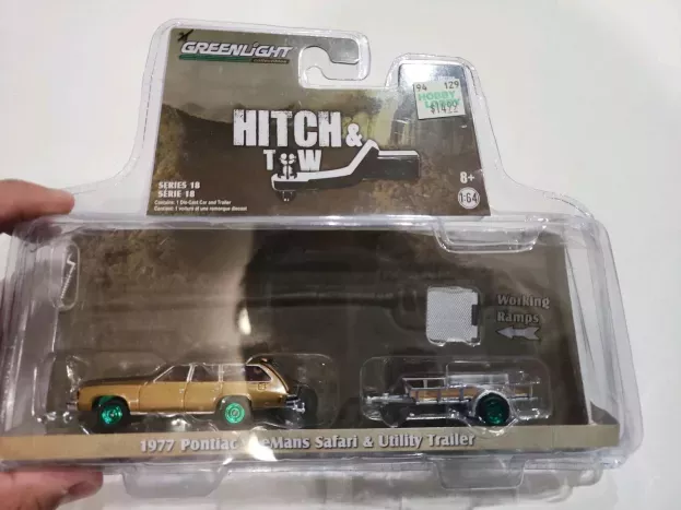 Greenlight Pontiac Lemans Safari Station Wagon With Trailer 1977 1:64 32180A
