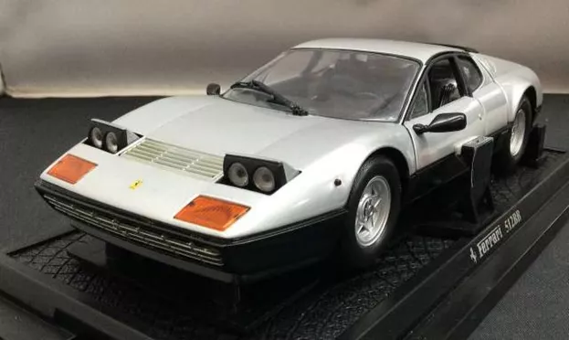 Kyosho Ferrari 512bb 1976 1:18 08171S