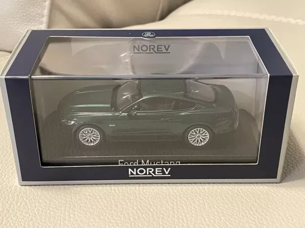 Norev Ford Mustang Coupe 2015 1:43 270558
