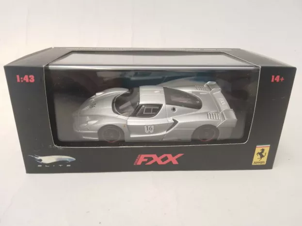 Hot Wheels Ferrari Fxx N 16 1:43 N5609