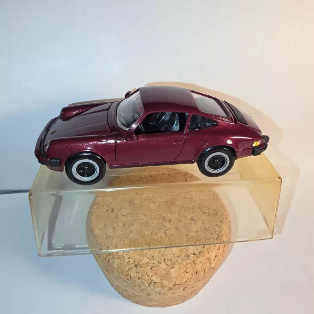 NZG Porsche 911 Carrera 1989 1:43 261