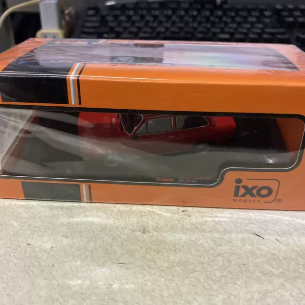 IXO Models Volvo 66 1977 1:43 CLC402N