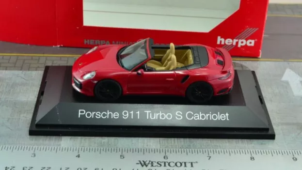Herpa Porsche 911 991-2 Turbo S Cabriolet Open 2016 1:43 71482