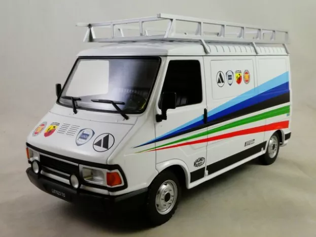 IXO Models Fiat 242 Van Team Fiat Abarth Rally Technic Assistance 1980 1:18 18RMC060XE