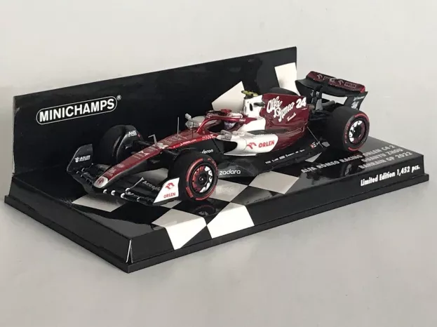 Minichamps Alfa Romeo F1 C42 Team Orlen Racing N 24 Bahrain Gp 2022 Guanyu Zhou 1:43 417220124