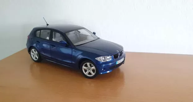 Kyosho BMW 1-Series E87 Titanium Silver dealer edition 1:18 80430308602
