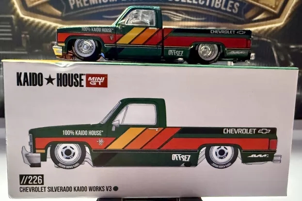 Mini GT Chevrolet Silverado Pick-up Kaido Works V3 1980 1:64 KHMG226