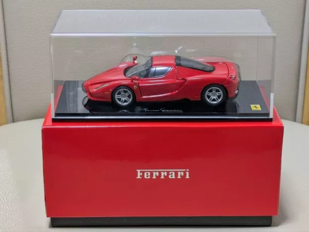 Kyosho Ferrari Enzo 2002 With Openings 1:43 05001R