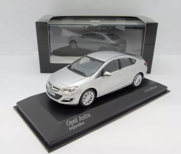 Minichamps Opel Astra 4-door 2012 1:43 410042000