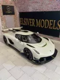 Koenigsegg Jesko Attack Chrystal White / Green 1/18 GT389 GT Spirit