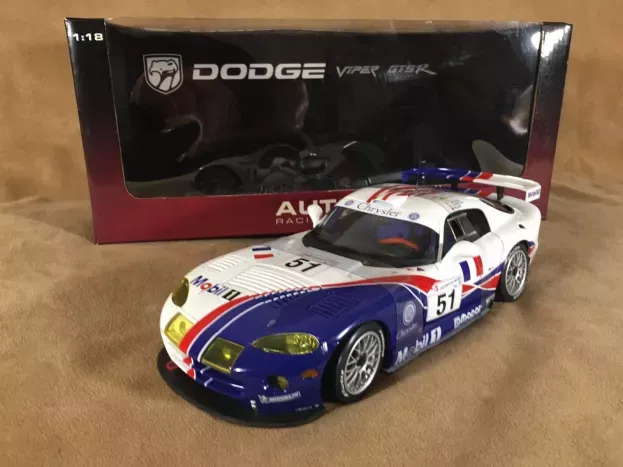 AUTOart Dodge Viper GTS-R SR I 1998 Le Mans T.Archer O.Beretta P.Lamy 51 1st Runners Up GT2 Class 1:18 89821