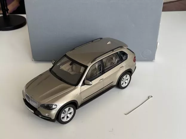 Kyosho BMW X5 4.8i E70 Platinum Bronze dealer edition 1:18 80430413413