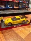 1/18 AUTOART 80551 CHEVROLET CORVETTE C6R EINFACHE KÖRPERVERSION (GELB)